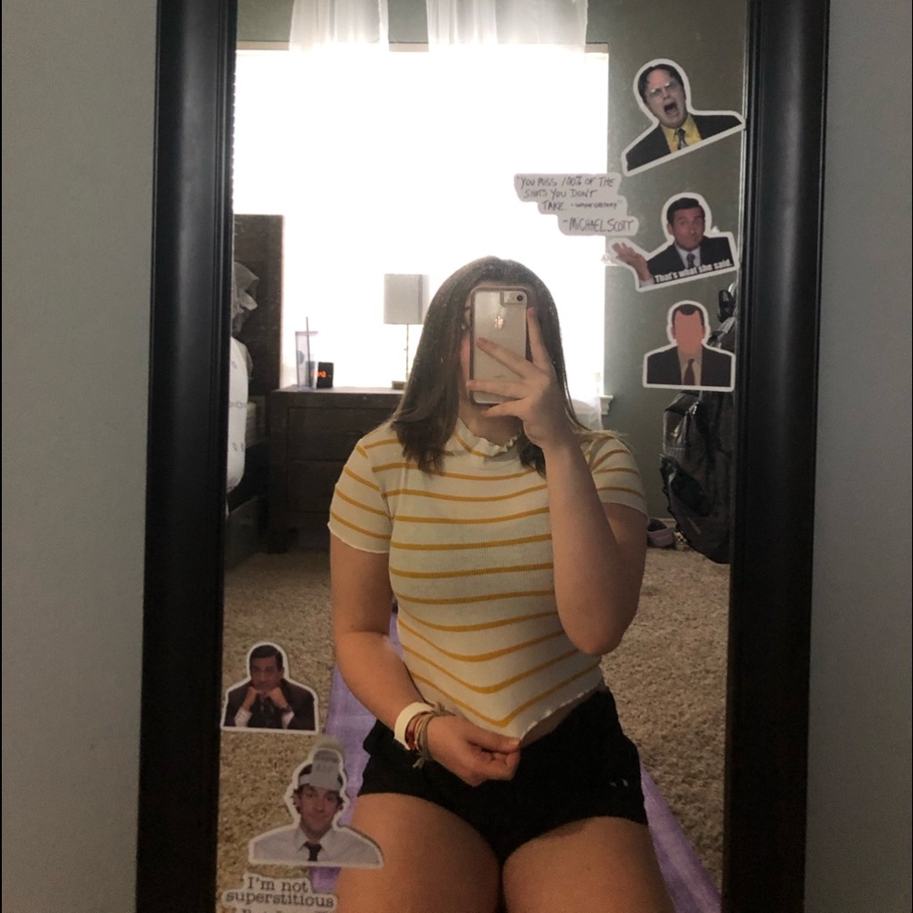 ✰white and orange stripped lettuce crop top✰